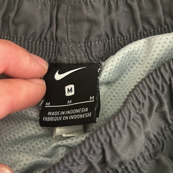 Nike swim / athletic shorts grey medium - Picture 2 of 2